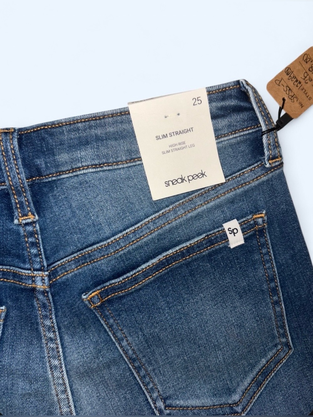 Sneak Peek NWT Boutique High Rise Slim Straight Jeans – Size 25 - Picture 5 of 5